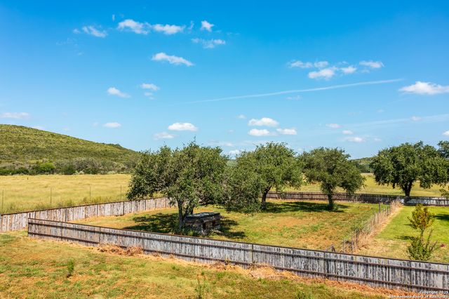 13831 TX Highway 127, Sabinal, TX 78881