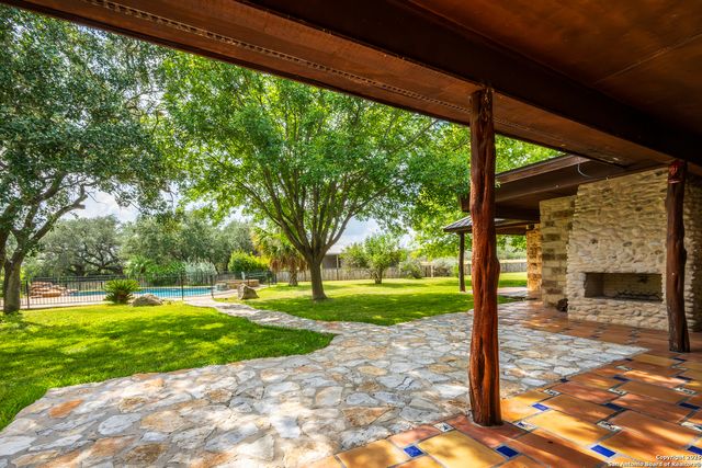 13831 TX Highway 127, Sabinal, TX 78881