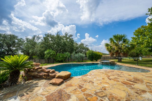 13831 TX Highway 127, Sabinal, TX 78881