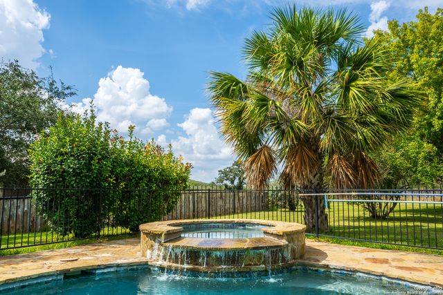 13831 TX Highway 127, Sabinal, TX 78881