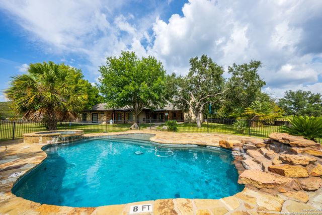 13831 TX Highway 127, Sabinal, TX 78881