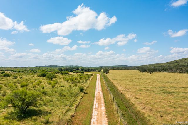 13831 TX Highway 127, Sabinal, TX 78881