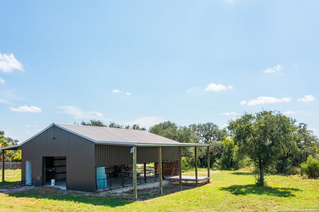 13831 TX Highway 127, Sabinal, TX 78881