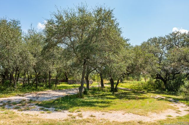 13831 TX Highway 127, Sabinal, TX 78881