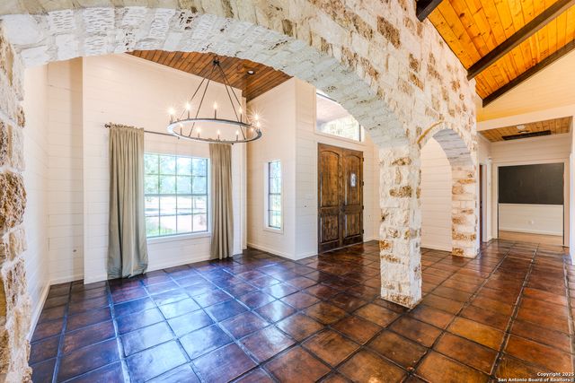 13831 TX Highway 127, Sabinal, TX 78881