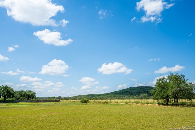 13831 TX Highway 127, Sabinal, TX 78881