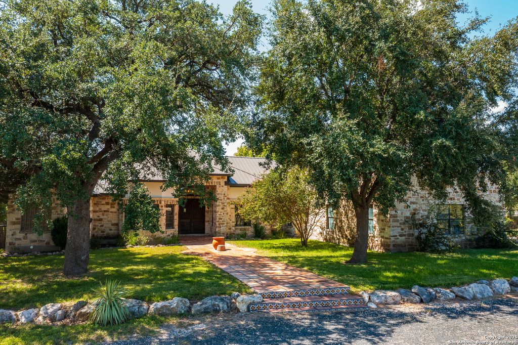 13831 TX Highway 127, Sabinal, TX 78881