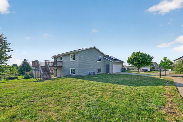5852 Excalibur Court NW, Rochester, MN 55901