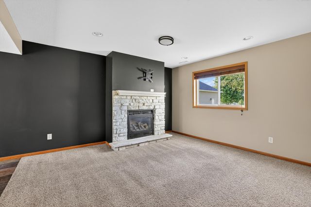 5852 Excalibur Court NW, Rochester, MN 55901