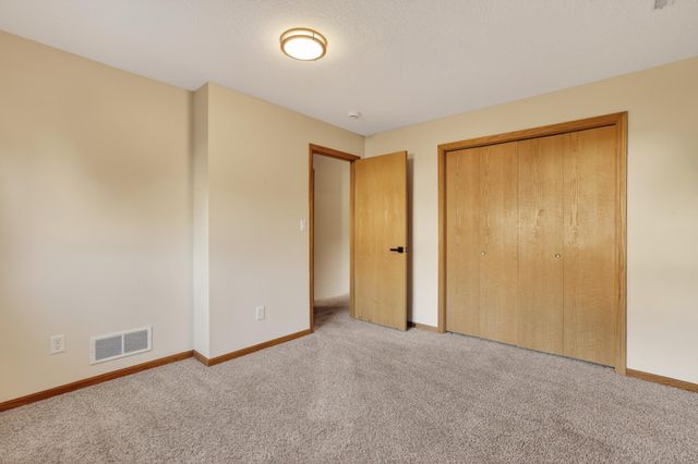 5852 Excalibur Court NW, Rochester, MN 55901