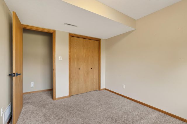 5852 Excalibur Court NW, Rochester, MN 55901