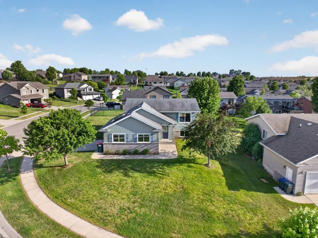 5852 Excalibur Court NW, Rochester, MN 55901