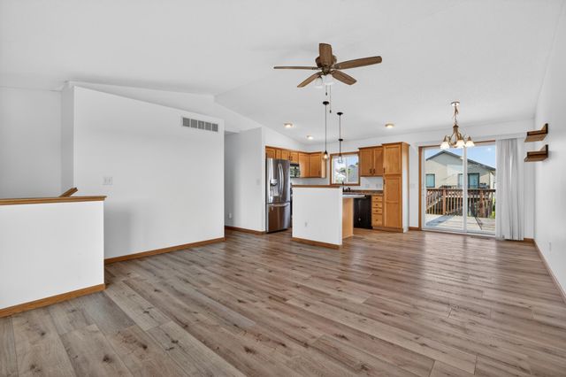 5852 Excalibur Court NW, Rochester, MN 55901