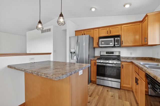 5852 Excalibur Court NW, Rochester, MN 55901
