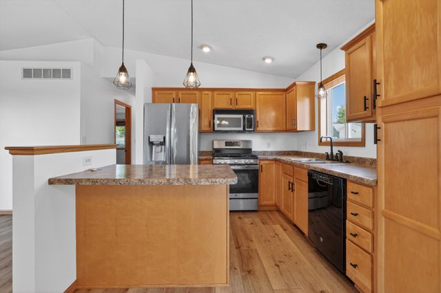 5852 Excalibur Court NW, Rochester, MN 55901