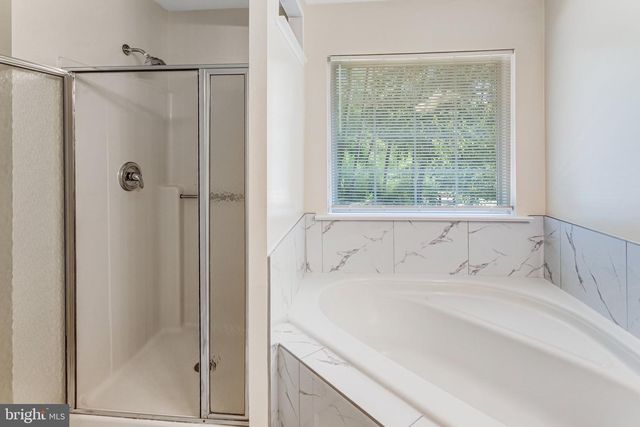 40 MELANIE HOLLOW LN, Fredericksburg, VA 22405