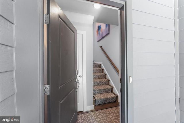 13363 LAUNDERS ST, Herndon, VA 20171