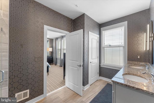 13363 LAUNDERS ST, Herndon, VA 20171