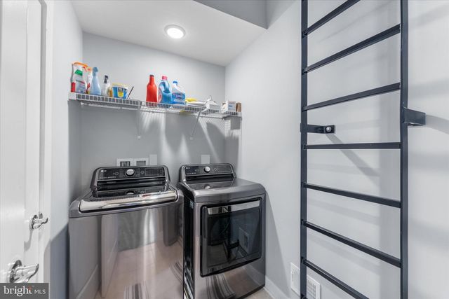 13363 LAUNDERS ST, Herndon, VA 20171