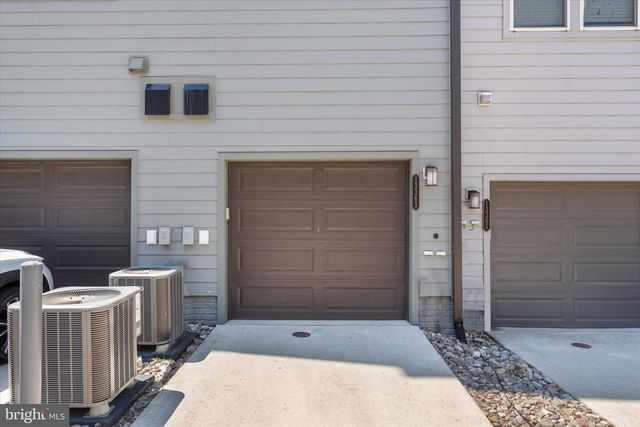 13363 LAUNDERS ST, Herndon, VA 20171