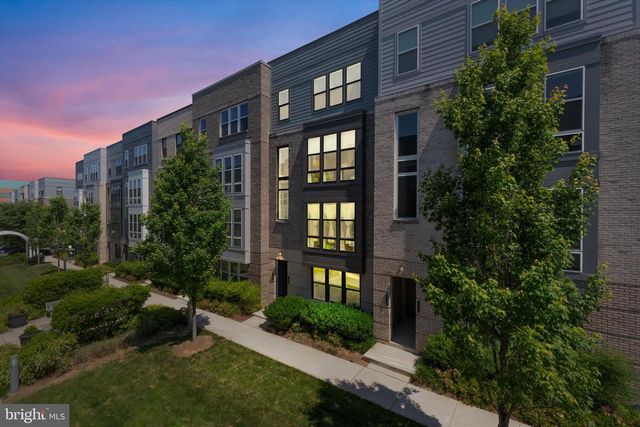 13363 LAUNDERS ST, Herndon, VA 20171