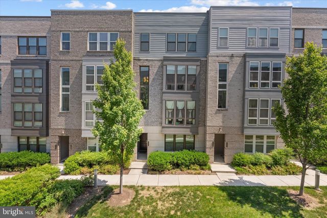 13363 LAUNDERS ST, Herndon, VA 20171