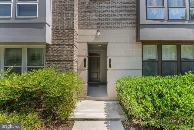 13363 LAUNDERS ST, Herndon, VA 20171