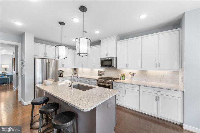 13363 LAUNDERS ST, Herndon, VA 20171