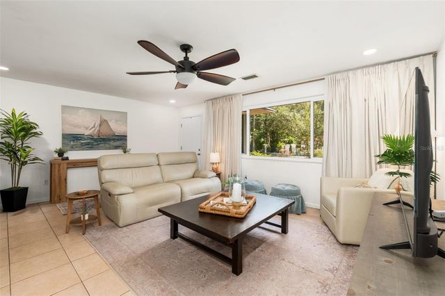 3816 SW 4TH PLACE, Gainesville, FL 32607