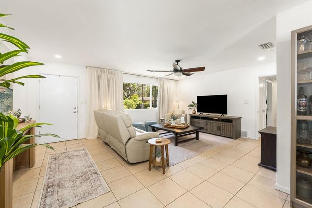3816 SW 4TH PLACE, Gainesville, FL 32607
