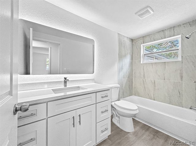 7240 W Avocado Street, Crystal River, FL 34429