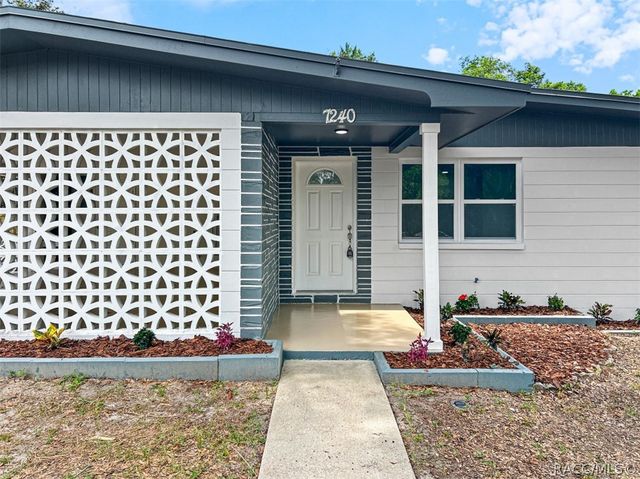 7240 W Avocado Street, Crystal River, FL 34429