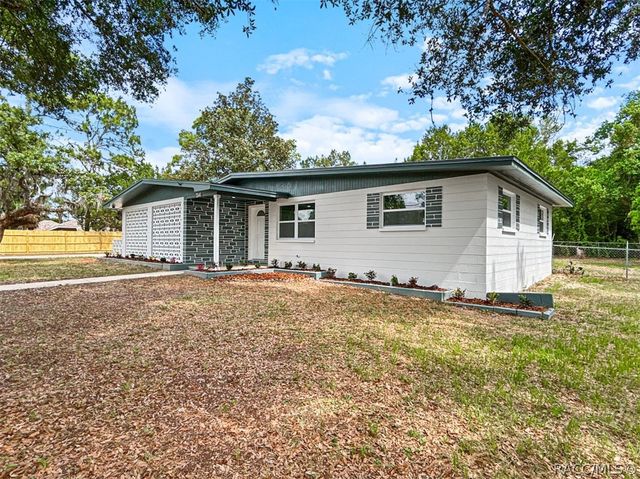 7240 W Avocado Street, Crystal River, FL 34429