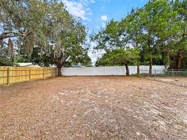 7240 W Avocado Street, Crystal River, FL 34429