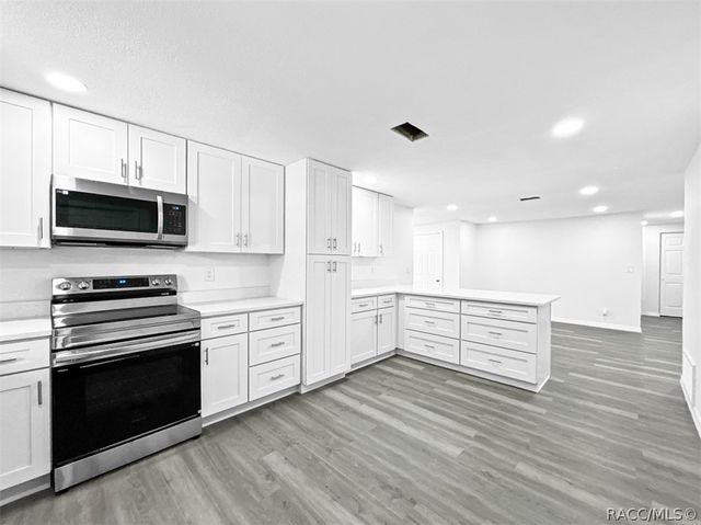 7240 W Avocado Street, Crystal River, FL 34429