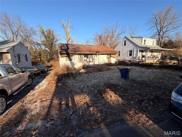 2163 Wageley Place, St Louis, MO 63133