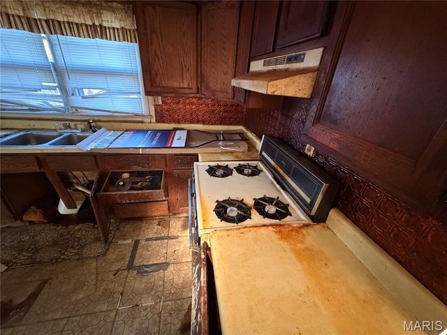 2163 Wageley Place, St Louis, MO 63133