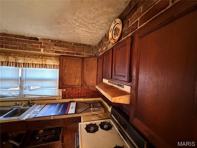 2163 Wageley Place, St Louis, MO 63133