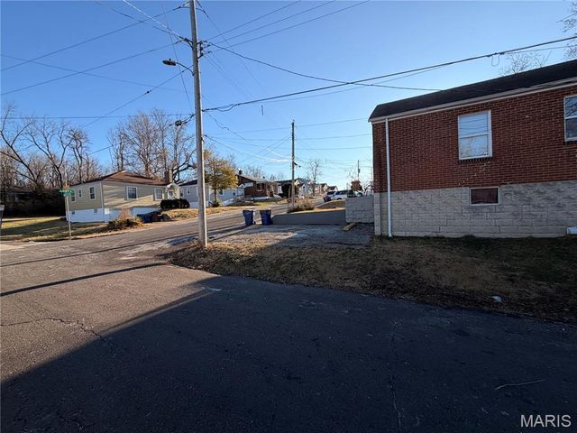 2163 Wageley Place, St Louis, MO 63133