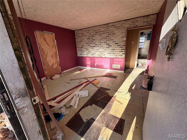 2163 Wageley Place, St Louis, MO 63133