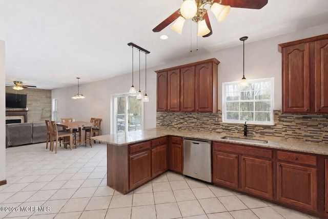 9 Kindling Way, Jackson, NJ 08527