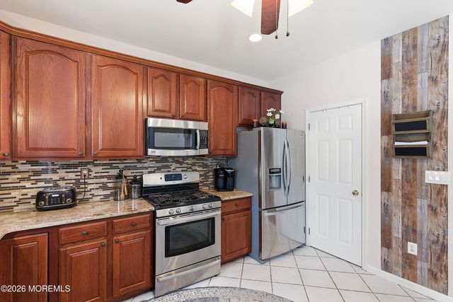 9 Kindling Way, Jackson, NJ 08527