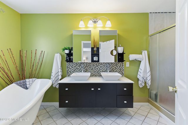 9 Kindling Way, Jackson, NJ 08527