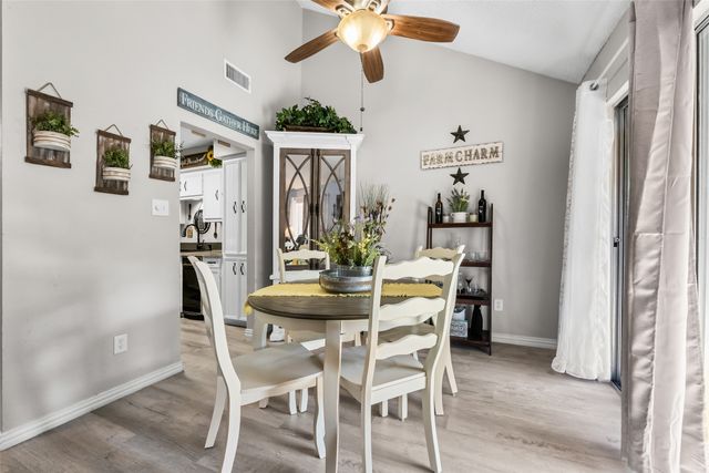 5702 Meadow Wood Lane, Fort Worth, TX 76112