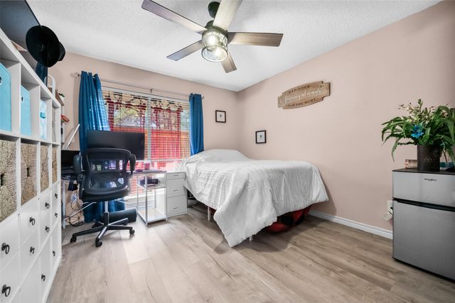 5702 Meadow Wood Lane, Fort Worth, TX 76112