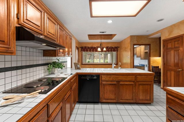 9203 Bigbury, San Antonio, TX 78254