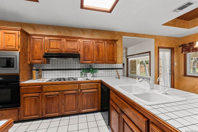 9203 Bigbury, San Antonio, TX 78254