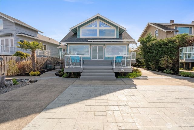 1838 Day Island Boulevard W, University Place, WA 98466