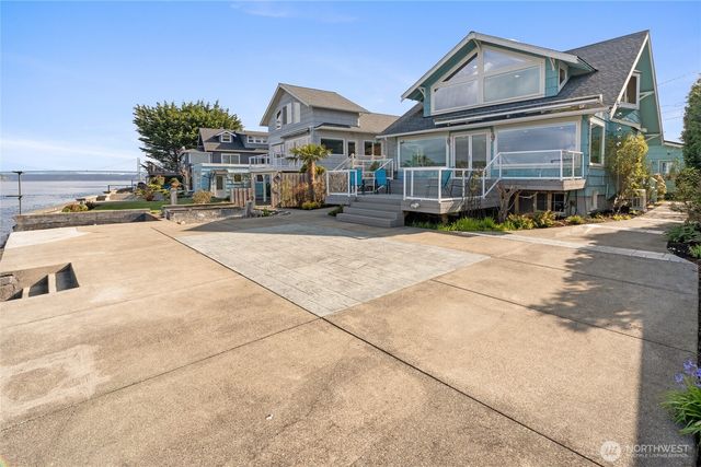 1838 Day Island Boulevard W, University Place, WA 98466