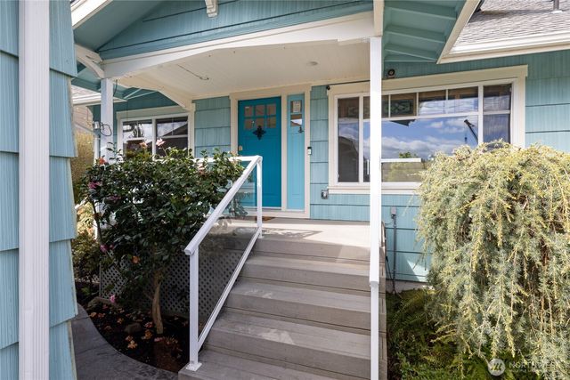 1838 Day Island Boulevard W, University Place, WA 98466